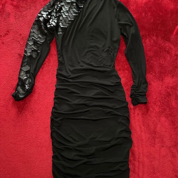NEW Women’s Black Body-Con Faux Leather Scale Long Sleeve Dress - Picture 1 of 8